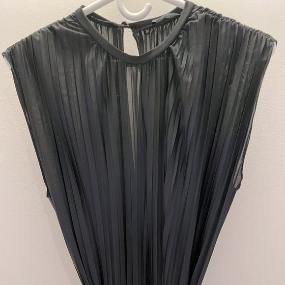 Zara accordion pleat sleeveless jumpsuit LIKE NEW (NEVER WORN) - Picture 1 of 5